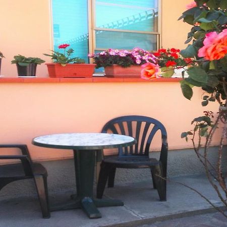 A Casa Doina Airport2 Bed & Breakfast Pisa Ngoại thất bức ảnh