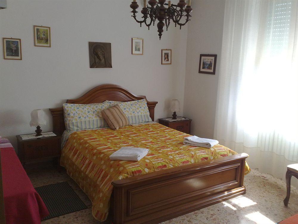 A Casa Doina Airport2 Bed & Breakfast Pisa Ngoại thất bức ảnh