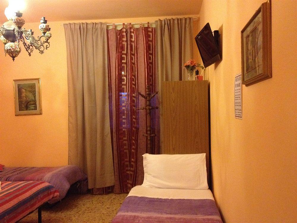 A Casa Doina Airport2 Bed & Breakfast Pisa Ngoại thất bức ảnh