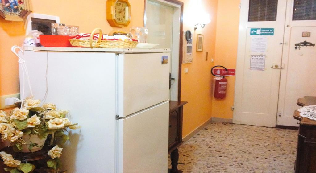 A Casa Doina Airport2 Bed & Breakfast Pisa Ngoại thất bức ảnh