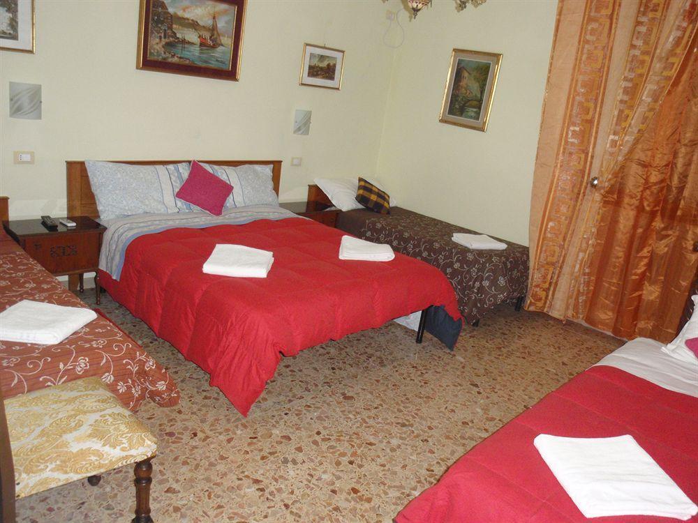 A Casa Doina Airport2 Bed & Breakfast Pisa Ngoại thất bức ảnh