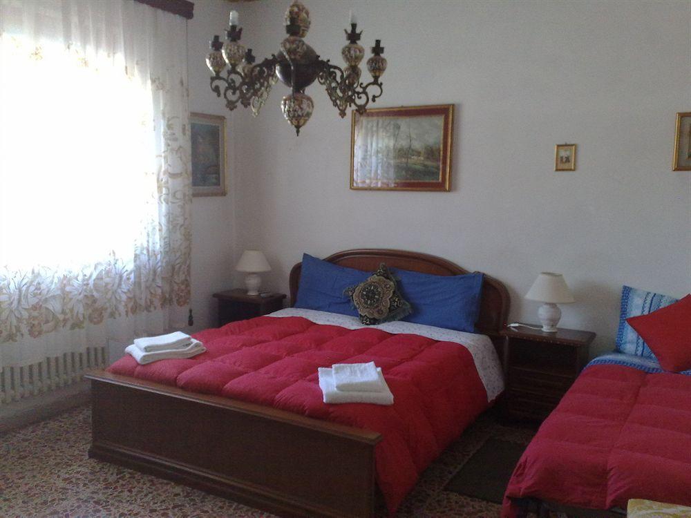A Casa Doina Airport2 Bed & Breakfast Pisa Ngoại thất bức ảnh